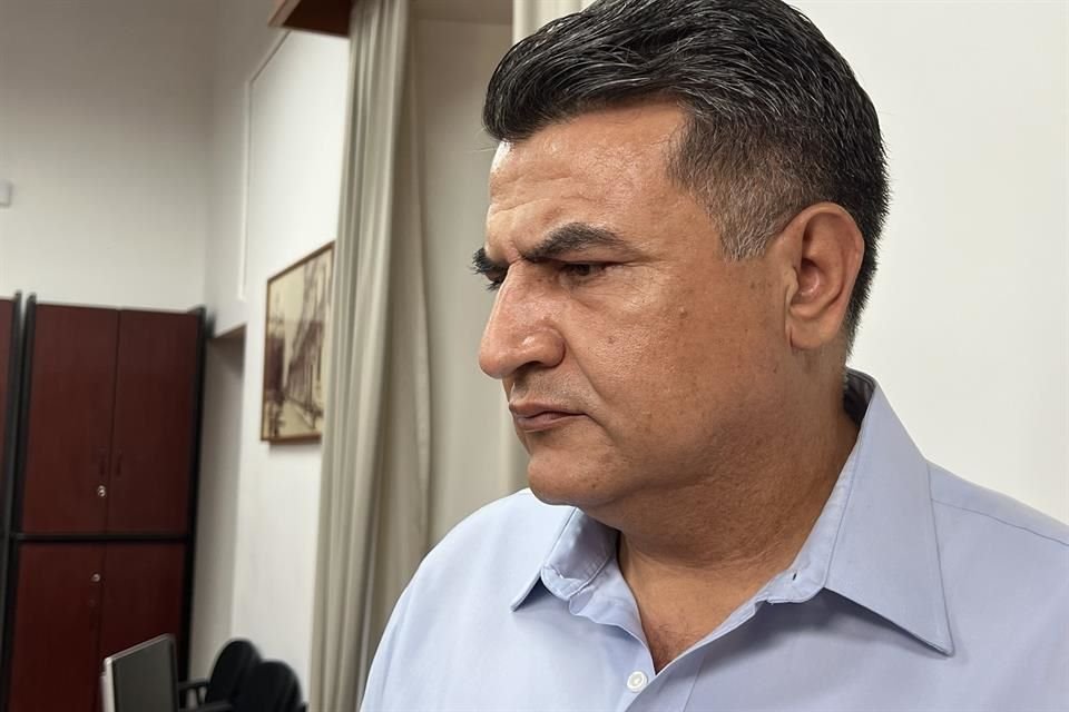 Miguel de la Rosa, coordinador de la bancada de Morena, expresó rechazo a posible aumento salarial de legisladores locales.