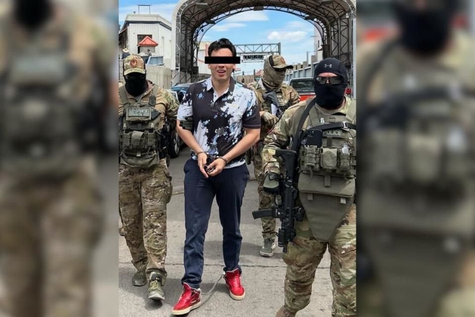 El boxeador Julio César Chávez Jr. fue trasladado desde garita de Nogales a Jefatura de Policía Federal Ministerial en Hermosillo, Sonora.