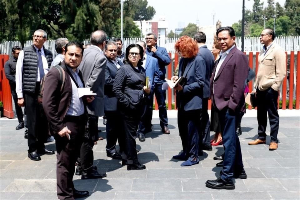 Los funcionarios federales analizaron dos planes de logística para la entrega que realizará su jefa, la titular de Segob, Rosa Icela Rodríguez, el próximo 1 de septiembre.