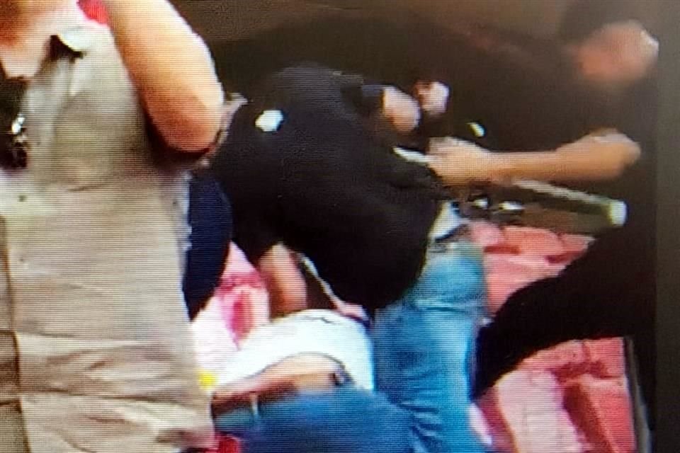 FMF, Dirección de Seguridad de la Liga MX y Comisión Disciplinaria investigarán actos de violencia durante el partido Chivas vs. Juárez.