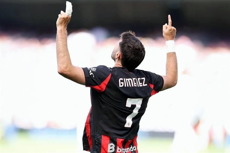 Giménez llegó al Milán en enero pasado.