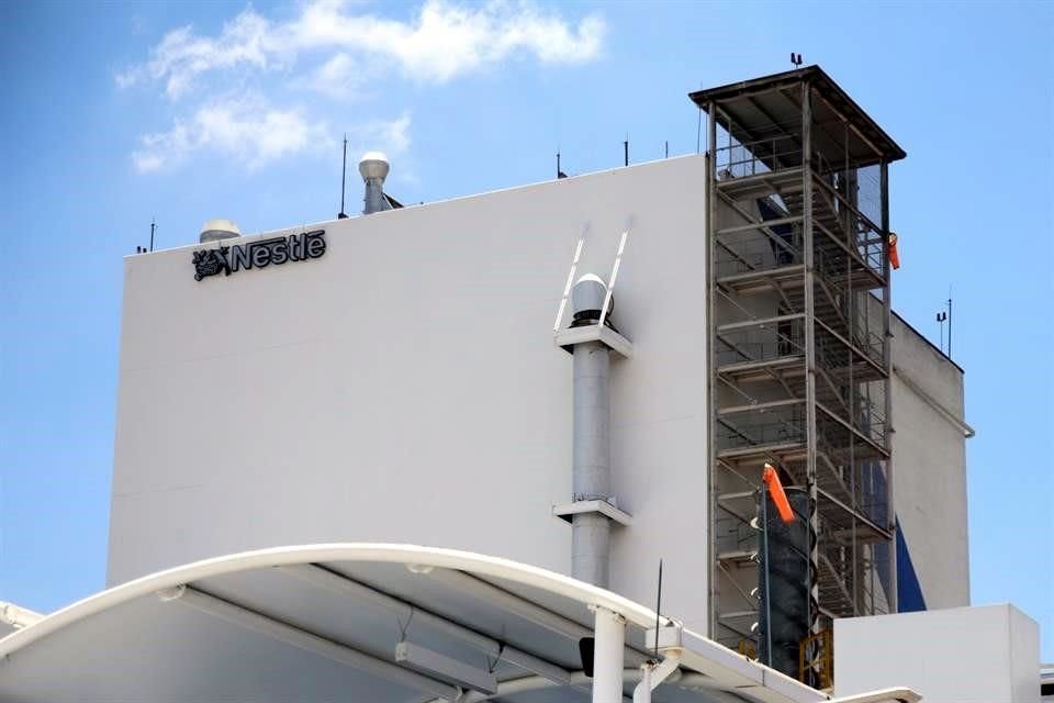 Nestlé celebró este martes los 90 años de operaciones de su planta en Ocotlán, la primera instalación de la empresa en México.