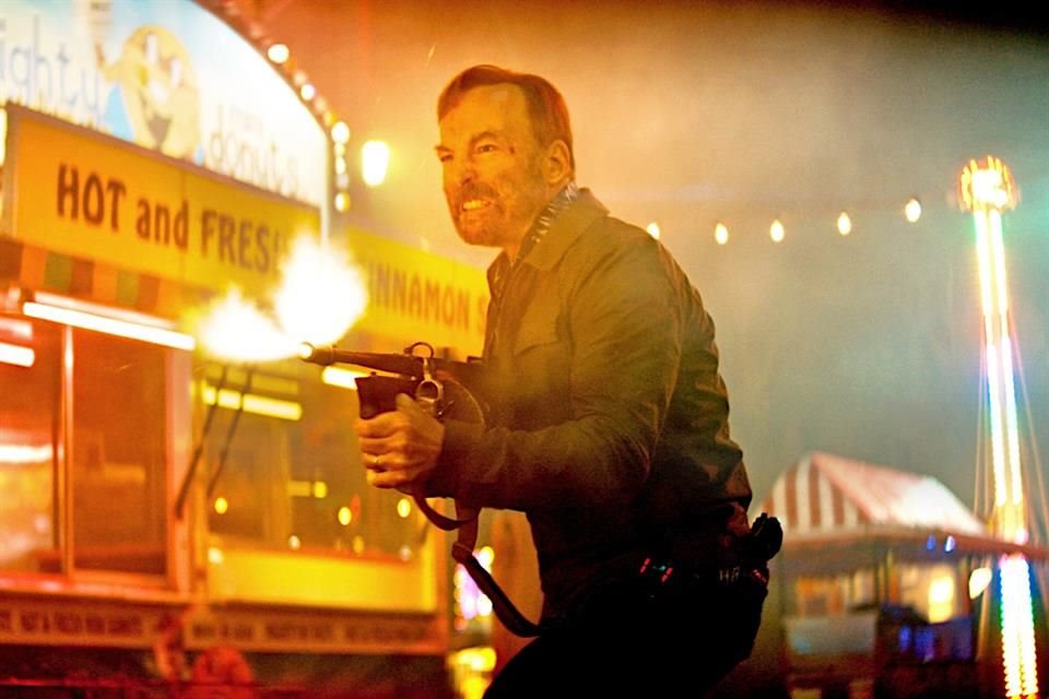 En Nadie 2 (Nobody 2), que estrena este jueves en México, Bob Odenkirk retorna como 'Nobody', el asesino a sueldo que salda cuentas con maleantes.