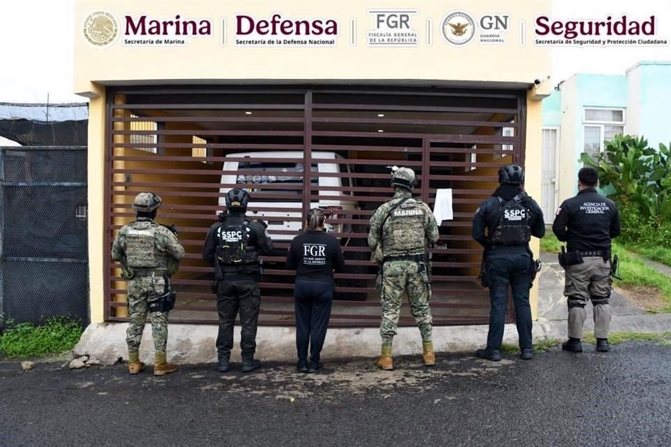 Como resultado de una operación contra el tráfico de armas, elementos federales capturaron a 14 personas con presuntos vínculos con el Cártel Jalisco Nueva Generación (CJNG) en tres estados.