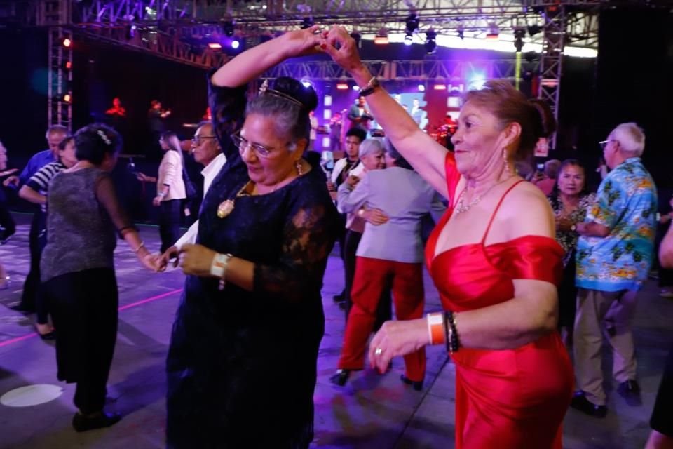 El espacio principal era permitirles mostrar su talento en el baile en el Pabellón Oeste del Palacio de los Deportes.