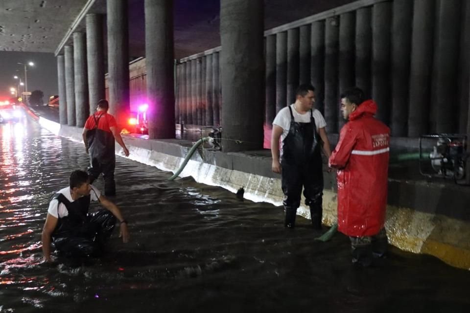 Seis pasos a desnivel fueron cerrados en Zapopan por la lluvia.