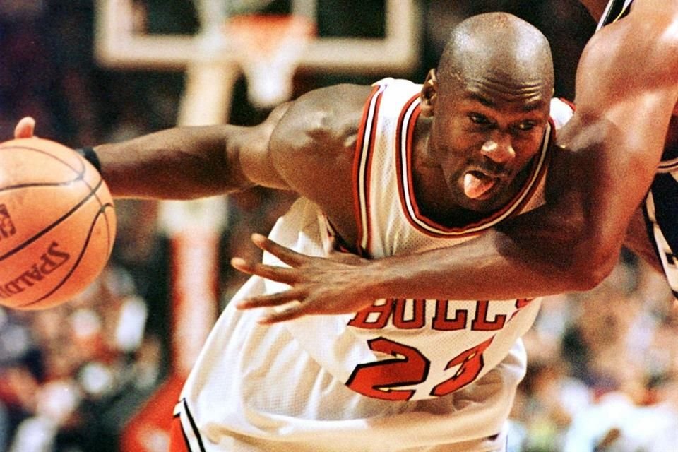 Un golpe de Kerr en el pecho de Jordan provocó que este último le regresara un puñetazo en el ojo.