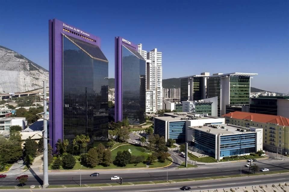 Fibra MTY anunció la venta de las torres de oficinas conocidas como Las Torres Moradas en 650 millones de pesos.
