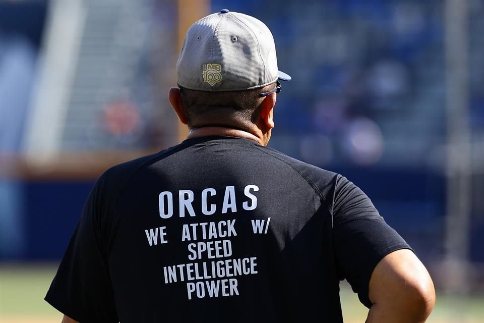 Los Charros llevan un mensaje motivador en sus camisetas de práctica.