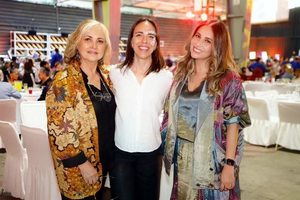 Gloria Mayo aplaude la lucha de Sasha y recuerda que ella tuvo que huir de México tras denunciar un acoso.