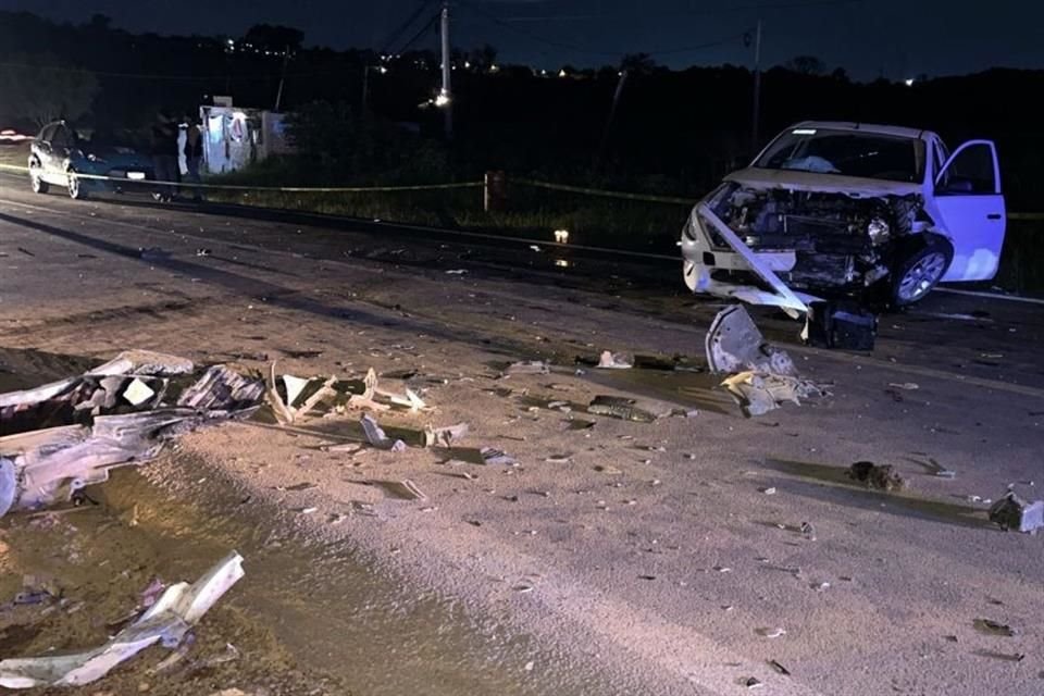 De acuerdo con testigos, el motociclista chocó primero con un Altima, y su cuerpo salió despedido, impactándose contra un taxi que circulaba por la vía.
