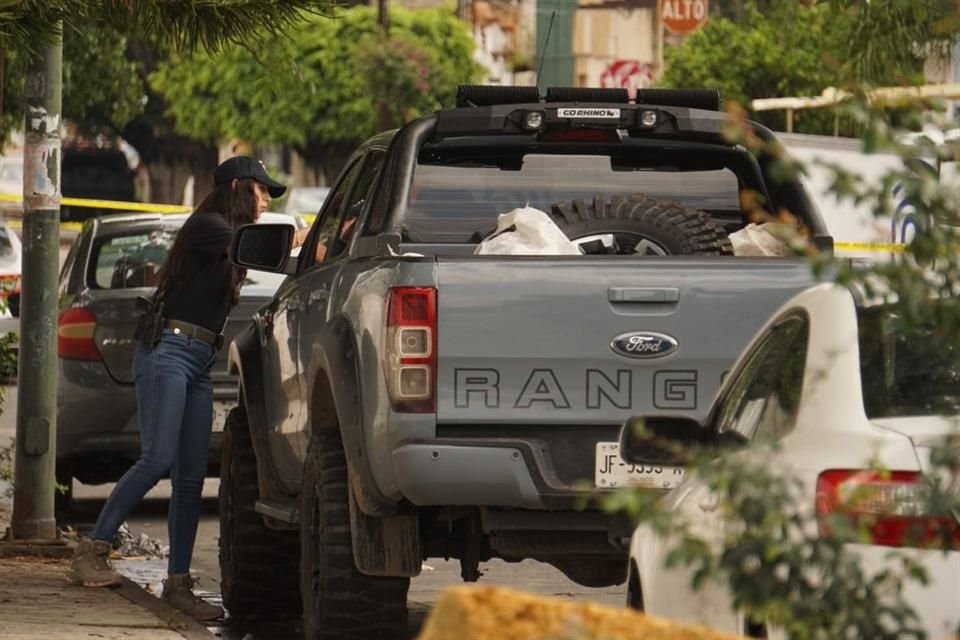 Familiares de dos adultos y dos menores que fueron hallados sin vida en una camioneta en San Andrés, en Guadalajara, aún no han reclamado los cadáveres.