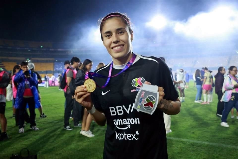 Lizbeth Ovalle se despidió de la afición regia en este duelo.