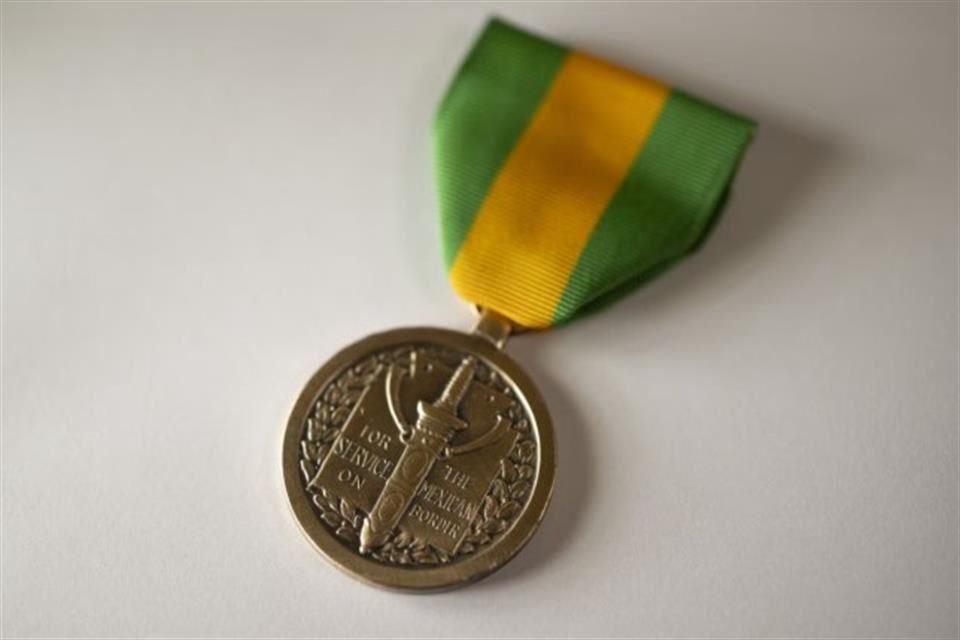 EU creó una medalla para condecorar a soldados que hayan estado asignados o desplegados en operaciones militares en la frontera con México. 