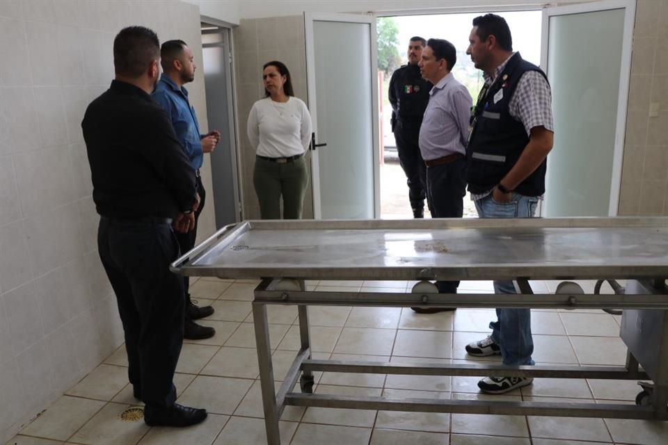 Para acercar servicios forenses a población de varias regiones, IJCF y Gobierno de Talpa firman convenio que permitirá realizar necropsias.