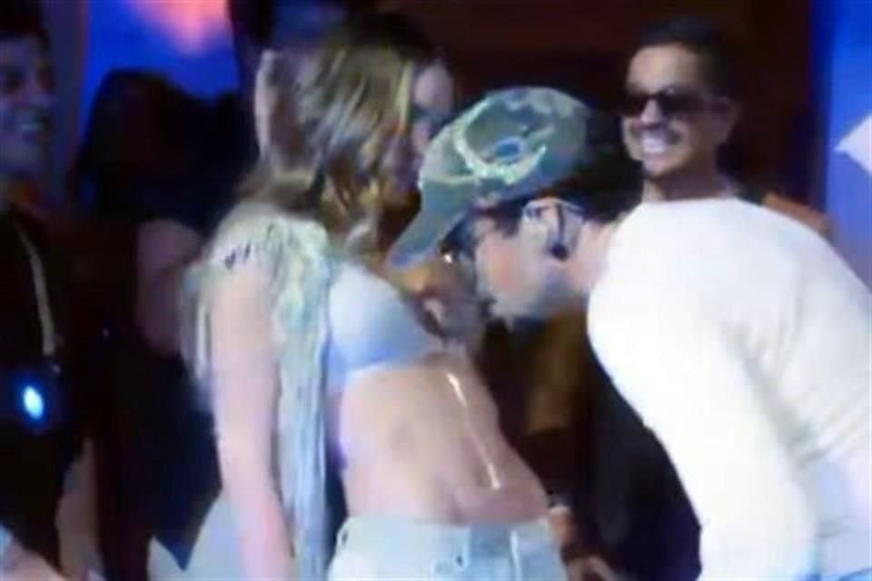Belinda y Bad Bunny se hicieron virales con un baile que protagonizaron en el concierto que realizó el boricua en el Coliseo de Puerto Rico.