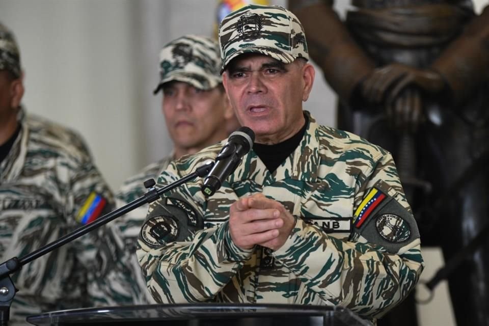 El Ministro para la Defensa de Venezuela, Vladimir Padrino López, durante una conferencia de prensa, en Caracas, Venezuela, el 23 de agosto de 2025.