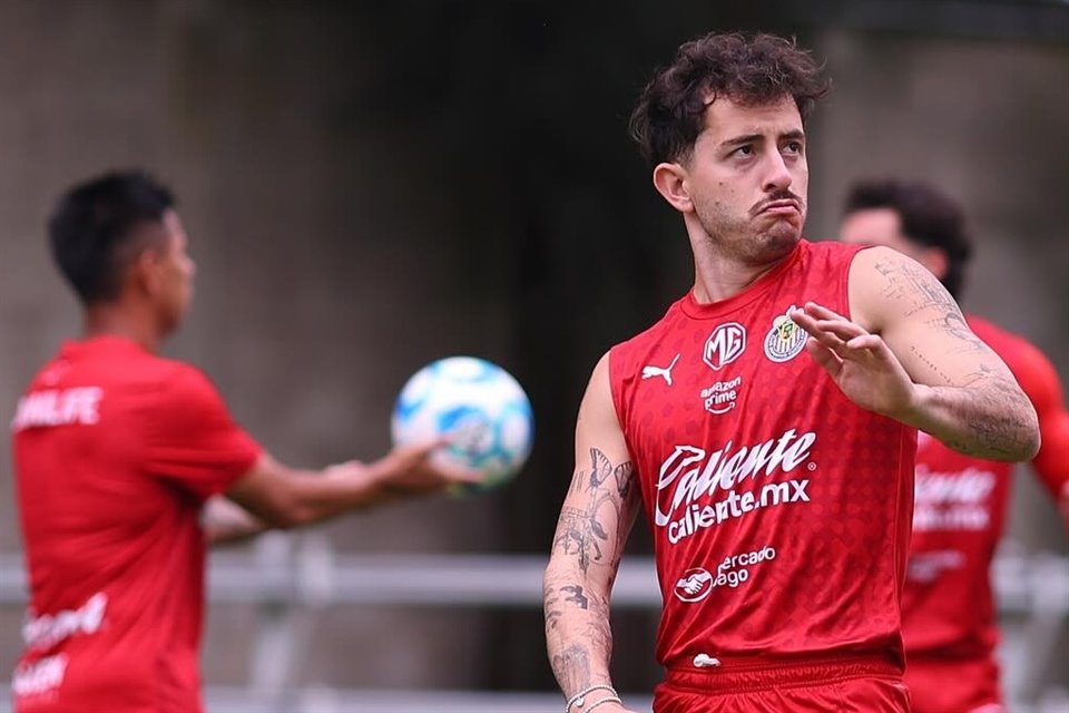 Las Chivas comenzaron su preparación para enfrentar al Cruz Azul con ausencia de futbolistas clave.