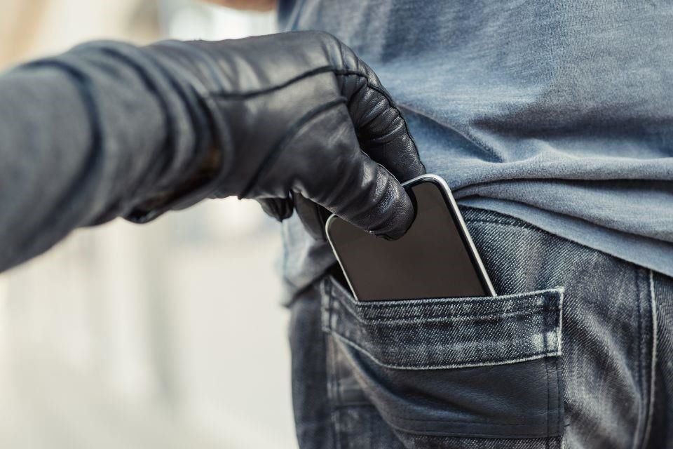 Así como existen los 'montadeudas' en apps bancarias, y 'montachoques' en supermercados y calles, los 'montashows' han incrementado su presencia en conciertos y eventos masivos.