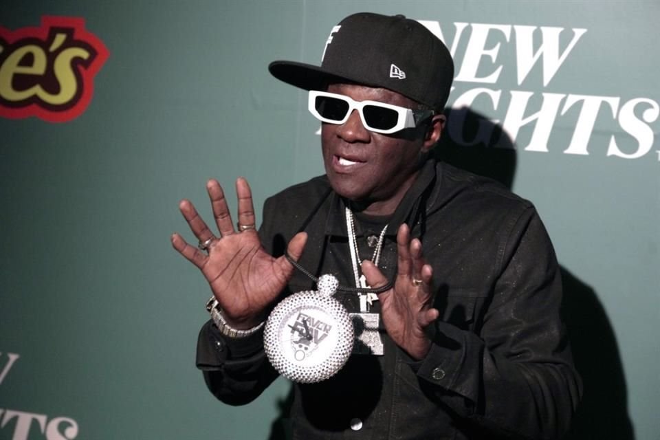 Flavor Flav se describe a sí mismo como el 'Rey Swiftie' y ha asistido a numerosos conciertos del Eras Tour.
