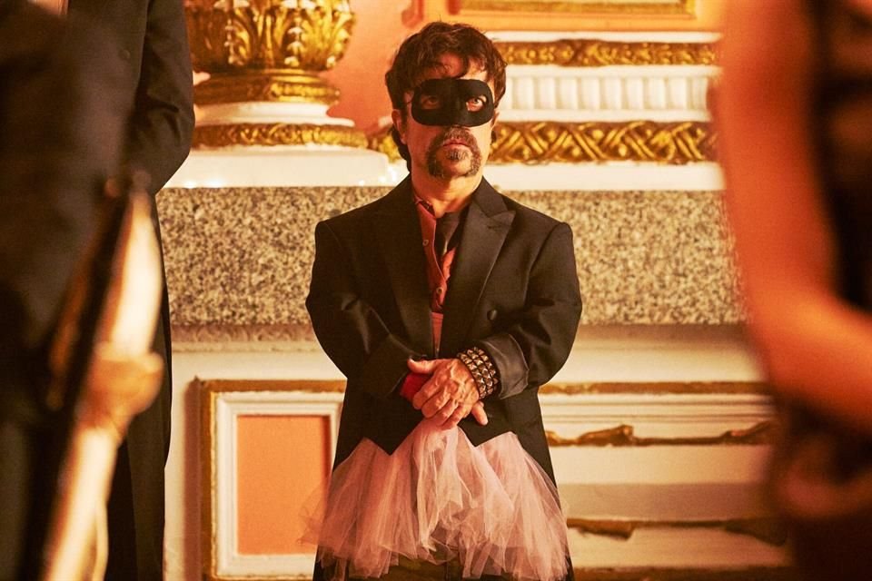 Peter Dinklage protagoniza esta loca aventura del cine de Serie B, en el filme que se estrena este viernes en EU.