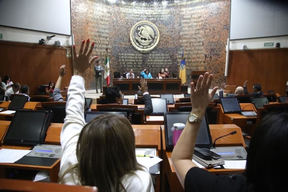 Diputados del Congreso de Jalisco avalaron exentar durante septiembre la cuota por trámite de avisos notariales ante la Procuraduría Social.