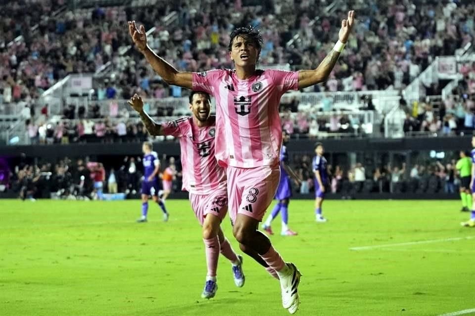 Telasco Segovia selló el triunfo en tiempo de compensación.