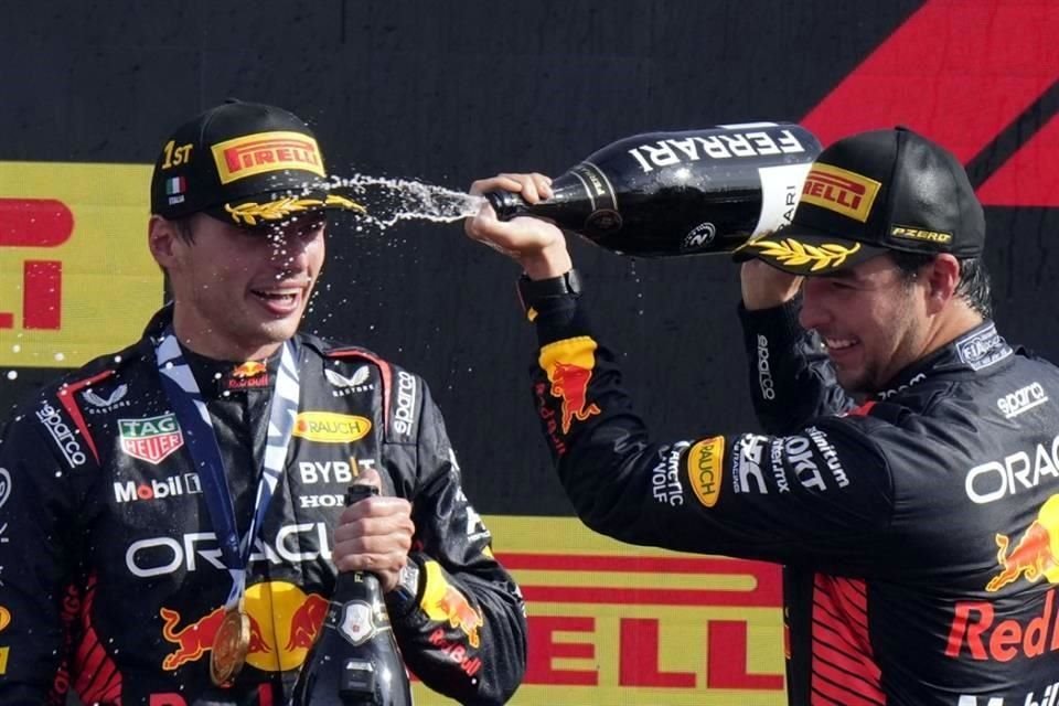 Checo fue coequipero de Verstappen en sus cuatro títulos de la F1.