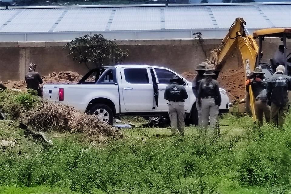 Autoridades prevén abrir 20 franjas más  en un predio de Las Agujas, en Zapopan, para descartar la presencia de más restos humanos.