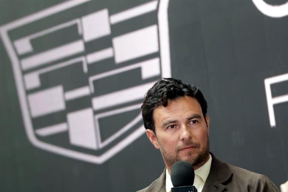 Checo es piloto de Cadillac.