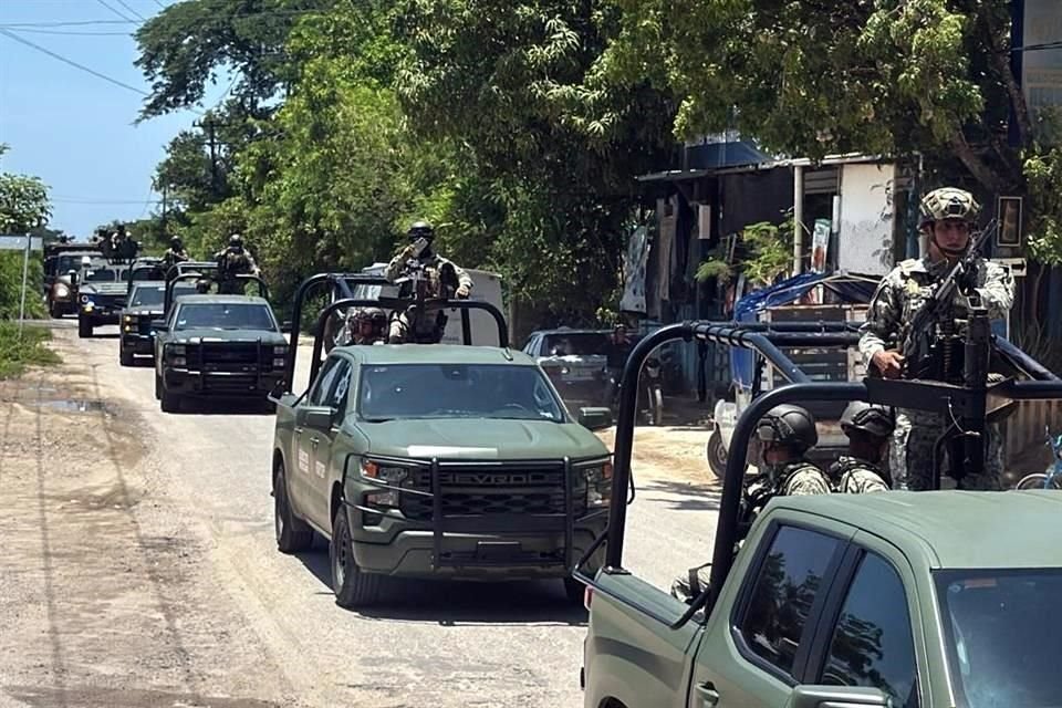 Las unidades del operativo 'Costa Chica Segura' partieron de las instalaciones del 48 Batallón de Infantería, en Cruz Grande.