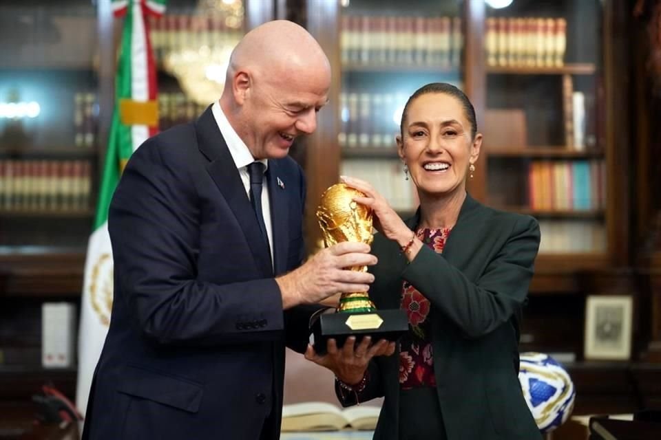 Gianni Infantino habló con la Presidenta Claudia Sheinbaum sobre los avances de la Copa del Mundo.