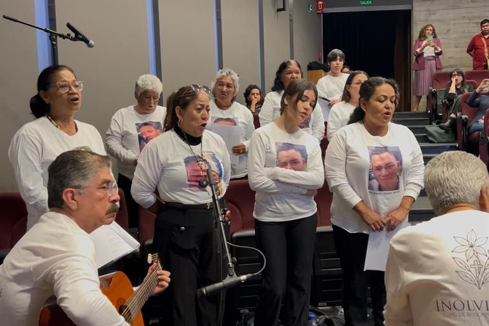 A través de la música, el Coro Inolvidable, integrado por buscadores de Jalisco, persiste en su lucha por encontrar a sus desaparecidos.