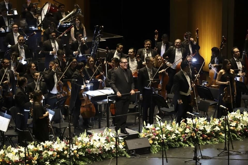 Concierto de la Filarmónica de Jalisco con los mariachis Nuevo Tecalitlán y Los Camperos.