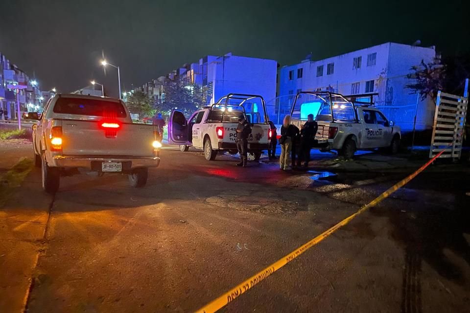 Un joven de aproximadamente 30 años fue asesinado de un balazo en la frente en Villa Fontana Aqua, Tlajomulco.