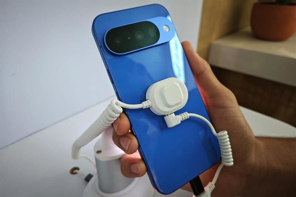 El diseño de Pixel 10 tiene una fuerte influencia en el lenguaje de diseño de Apple, al emplear un cuerpo similar.