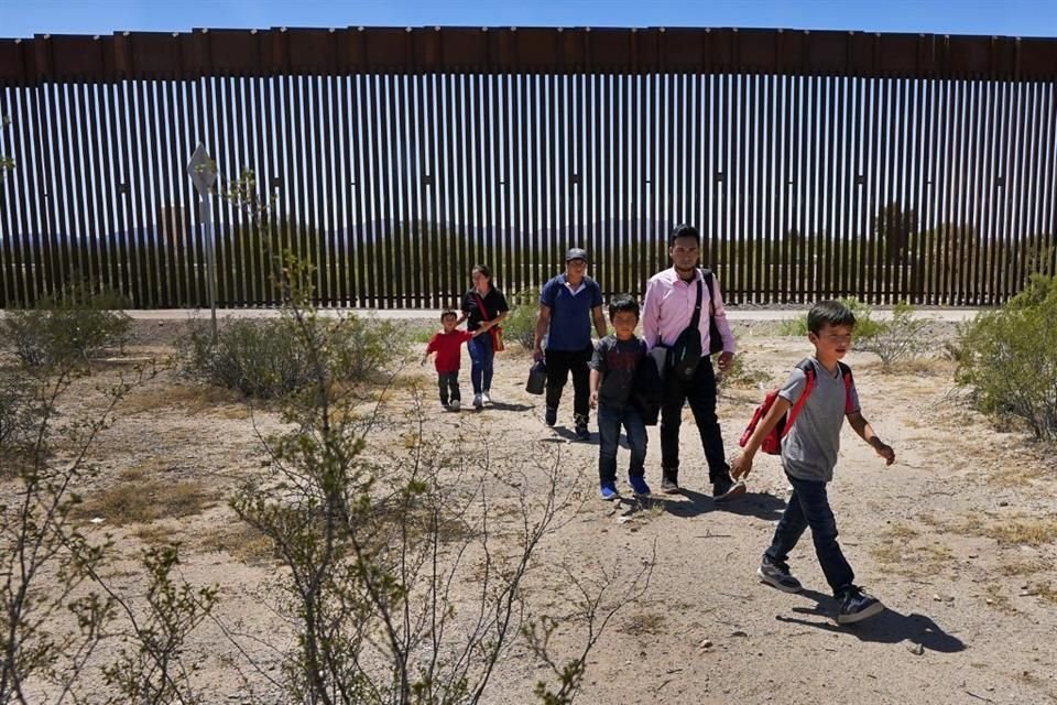 El Gobierno del Presidente Donald Trump planea deportar a casi 700 niños guatemaltecos que llegaron a EU sin sus padres, según senador.