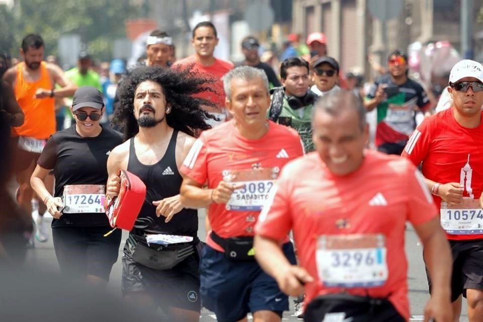 El Maratón de la Ciudad de México está listo para una edición muy especial, la 42, número de kilómetros de los que consta la prueba.