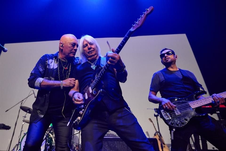 Rostros Ocultos festejó los 36 años de su disco 'Abre tu corazón' con un concierto lleno de energía nostalgia.