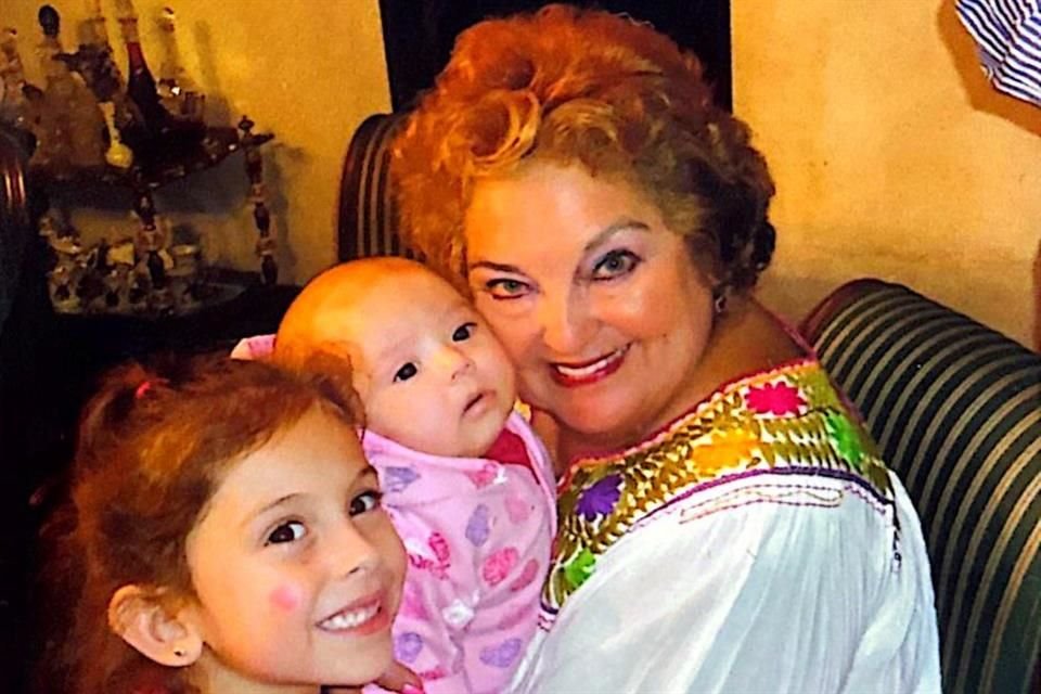 La casa de Ordóñez es un punto de encuentro para la familia, donde juega con sus nietos más pequeños, a quienes recibe como lo hacía su abuela con ella, con una merienda y mucho cariño.