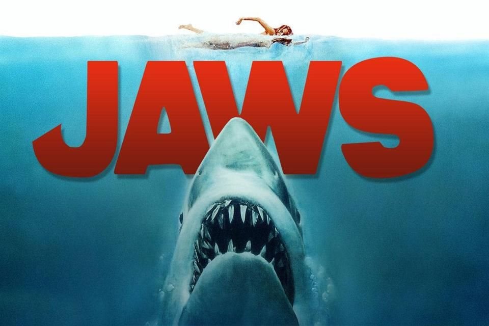 Durante su fin de semana de reestreno en EU por su 50 aniversario, 'Tiburón' superó en taquilla a 'Atrapado Robando' y 'Los Roses'.