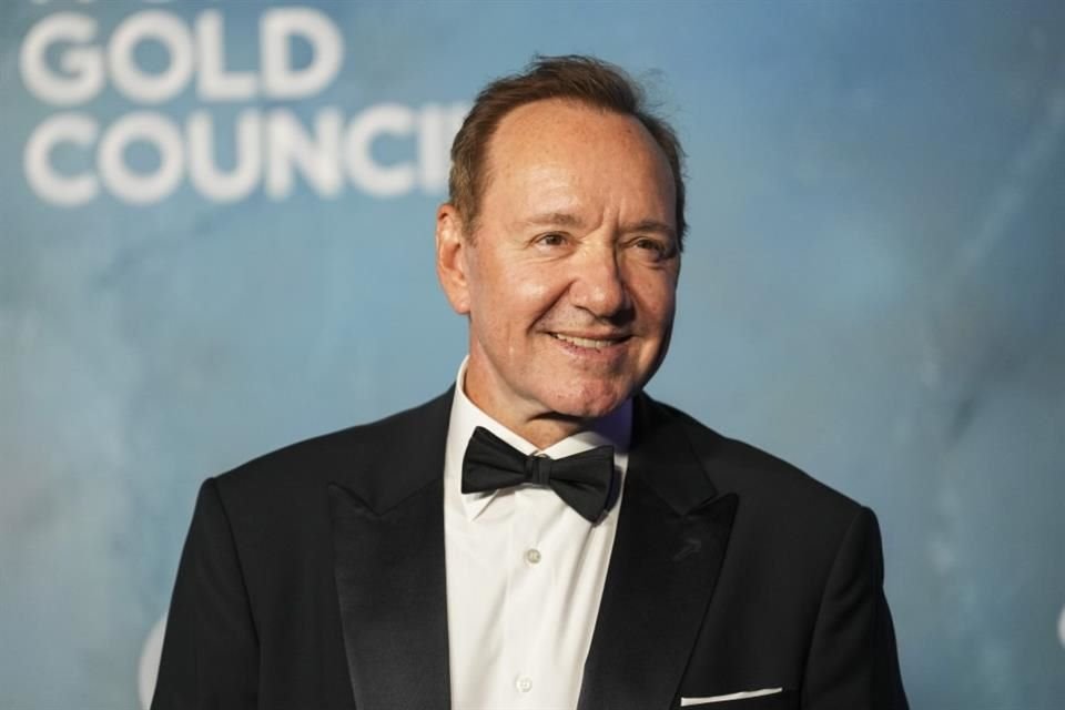 Kevin Spacey impactó a todos a su llegada.