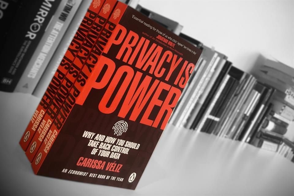 Libro Privacy is Power, de Carissa Véliz.