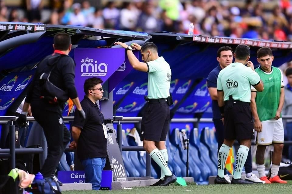 El VAR también echó para atrás un penalti sobre Pedro Vite por fuera de lugar previo de Álvaro Angulo.
