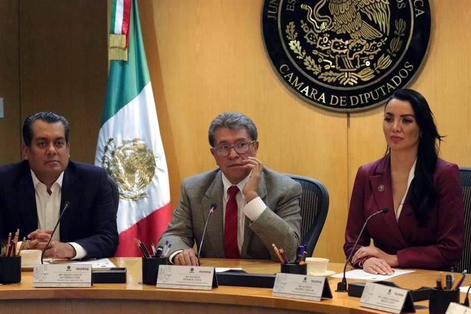 Tras no lograr el consenso en su bancada, Monreal regresó a la Jucopo para informar que no hay condiciones para la renovación de la Mesa Directiva.