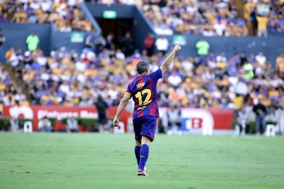 Con tres goles anotados por David 'Guaje' Villa, dos de ellos de penal, las Leyendas del Barcelona vencieron en el Uni 3-2 a las Leyendas de Tigres.
