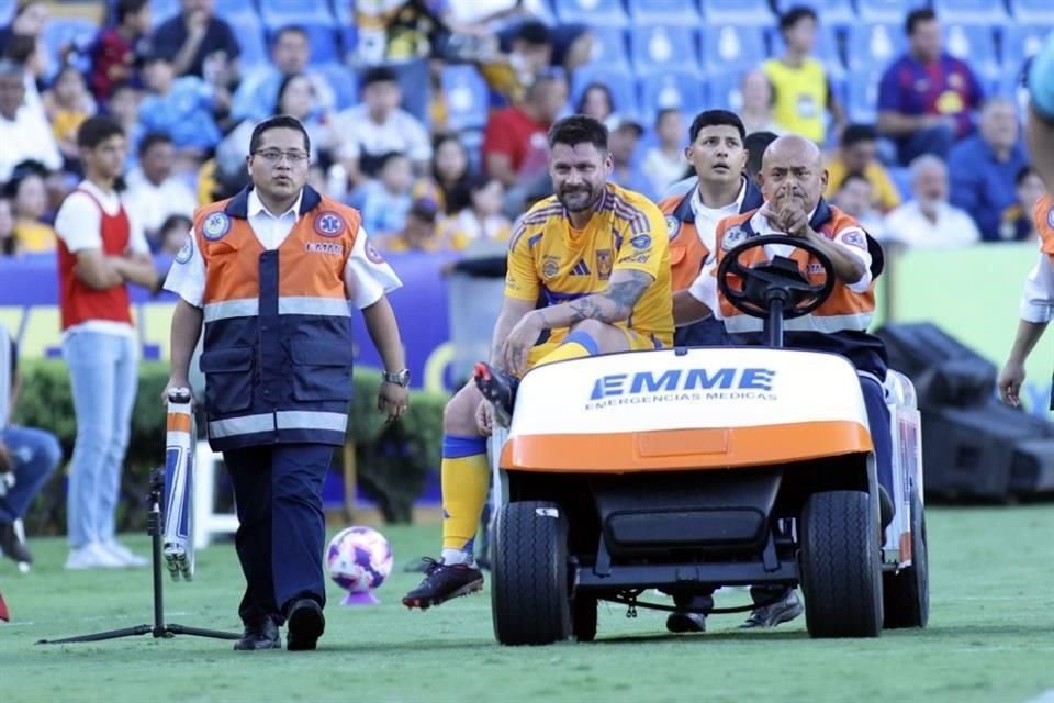 Con tres goles anotados por David 'Guaje' Villa, dos de ellos de penal, las Leyendas del Barcelona vencieron en el Uni 3-2 a las Leyendas de Tigres.