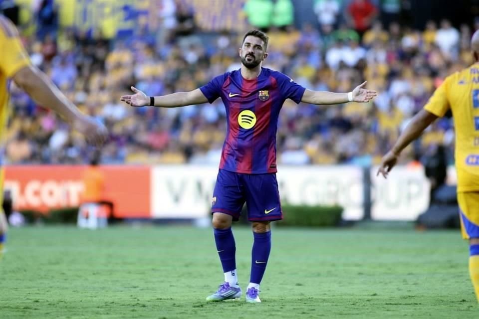 Con tres goles anotados por David 'Guaje' Villa, dos de ellos de penal, las Leyendas del Barcelona vencieron en el Uni 3-2 a las Leyendas de Tigres.