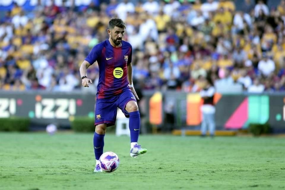 Con tres goles anotados por David 'Guaje' Villa, dos de ellos de penal, las Leyendas del Barcelona vencieron en el Uni 3-2 a las Leyendas de Tigres.