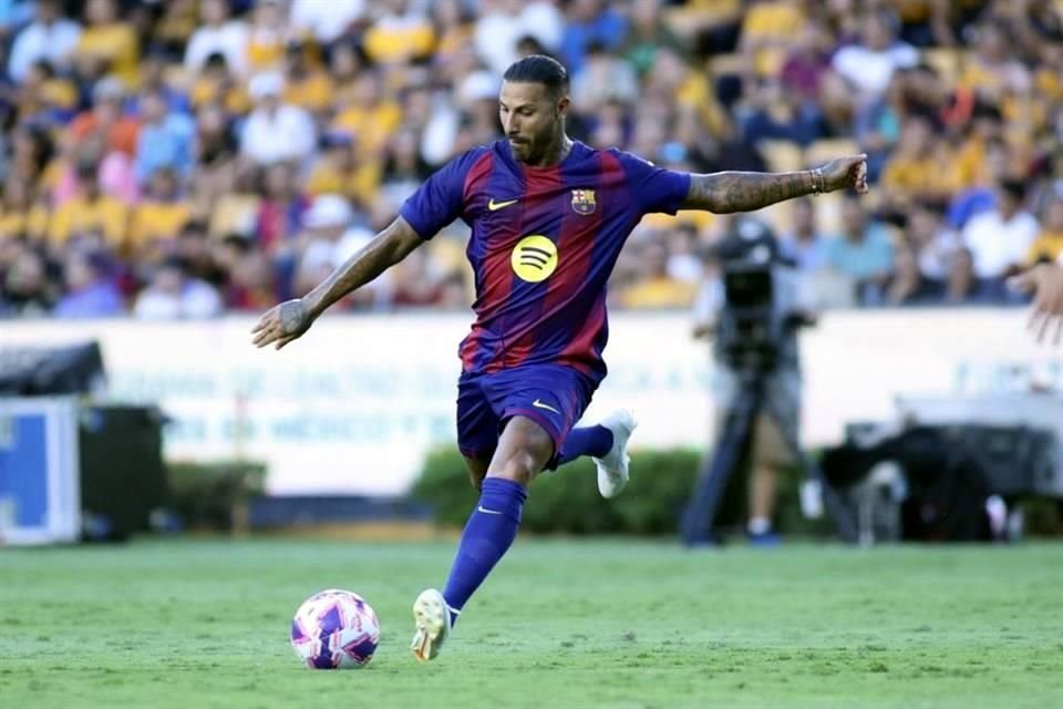 Con tres goles anotados por David 'Guaje' Villa, dos de ellos de penal, las Leyendas del Barcelona vencieron en el Uni 3-2 a las Leyendas de Tigres.